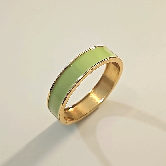 New Without Tag Gold Tone Enamel Cuff Bracelet. - Picture 2 of 8